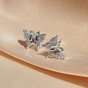 Orecchini a farfalla eleganti e raffinati da donna, gioielli per l'orecchio da indossare tutti i giorni, per feste, come accessorio regalo - Product Image 6
