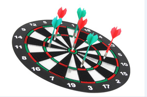 <span class=keywords><strong>Jeu</strong></span> <span class=keywords><strong>de</strong></span> fléchettes <span class=keywords><strong>de</strong></span> 16 pouces avec porte-fléchettes et <span class=keywords><strong>jeu</strong></span> <span class=keywords><strong>de</strong></span> fléchettes <span class=keywords><strong>de</strong></span> sécurité à tête en caoutchouc souple pour enfants et adultes - Product Image 2