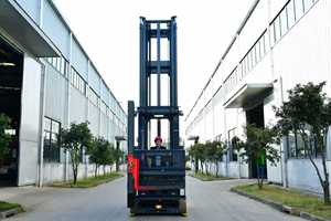 Montacargas HELI de 1600 kg, Montacargas Trilateral, Apilador Eléctrico de Paletas para Pasillos Estrechos de 1.7 m en Almacenes - Product Image 4