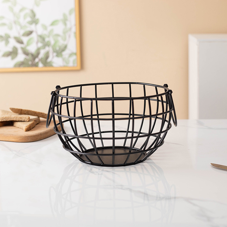 Single black American-style basket