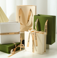 Boîte à bijoux portable en stock avec couvercle rabattable pour bagues, colliers, bracelets, boucles d'oreilles, montres – Boîte rigide en papier cadeau