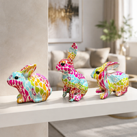 Statue de lapin moderne en résine, faite à la main, style graffiti, jouet artistique animalier, avec impression par transfert d'eau colorée, figurine de rue pour la maison et le bureau