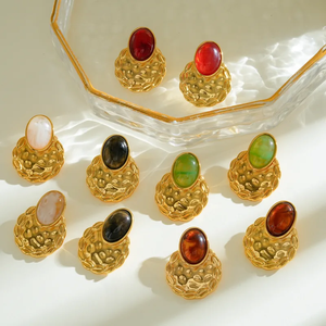 Boucles d'oreilles clous ovales en résine martelée, plaquées or 18 carats, en acier inoxydable 304, électroplaquées sous vide, style décontracté et simple pour femmes - Product Image 1