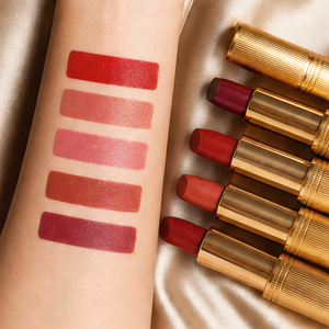 Tube de brillant à lèvres en aluminium et plastique, effet repulpant naturel, étui métallique, marque privée, maquillage de fête, rouge à lèvres longue tenue fini mat - Product Image 4
