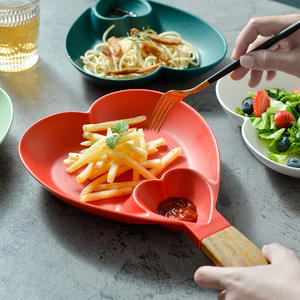 Assiette de pâtes à salade en céramique avec sauce soja au vinaigre bol de ketchup wasabi et plateau de service de <span class=keywords><strong>restaurant</strong></span> à manche en <span class=keywords><strong>bois</strong></span> - Product Image 1