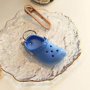 Llavero 3D Mini Zapatilla CROC con Colgante para Coche y Bolso, Colgante para Parejas, Hecho de Plástico EVA y Aleación - Product Image 4