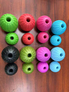 Üreticiler köpekler ve kediler eğitimi için ip ile çevre dostu 9cm EVA evcil hayvan topu toksik olmayan takviyeli satmak evcil hayvan topu - Product Image 2