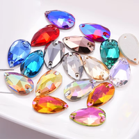 Rhinestones en verre à dos plat de forme goutte d'eau à deux trous de haute qualité pour la couture, à coudre pour robes de mariée