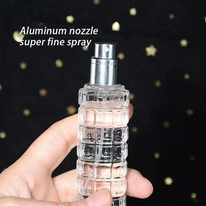 Bouteille de parfum en verre portable rechargeable Portable Clear Dispenser Bouteille de parfum <span class=keywords><strong>grande</strong></span> capacité en appuyant sur la bouteille vide en verre - Product Image 5