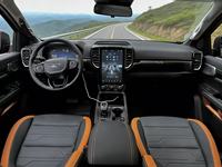Camionnette en acier haute résistance avec phares LED, poids à vide de 2395 kg, pour la durabilité sur les chantiers de construction