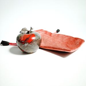 HZ prodotto benefico cristallo intaglio a mano mela in pietra di sangue naturale africano regalo di mela in vendita decorazioni natalizie - Product Image 2