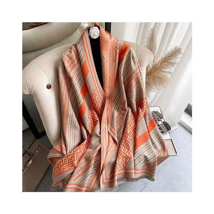 2022 new solid color custom cashmere scarf women's autumn and winter best-selling thickened tassel warm wool scarf shawl