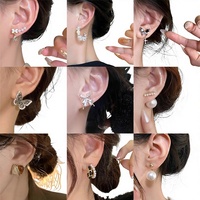 Anting Wanita Korea Mewah Ringan Berkualitas Tinggi dengan Mutiara dan Paduan Logam, Gaya Instagram, Elegan, Terkenal di Internet, Retro Sederhana