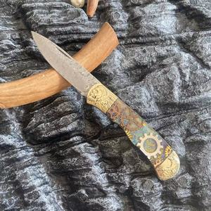 YG1023 Engrenage Texture Résine Échelles Relief Cuivre Poignée 78 couches Forgé À La <span class=keywords><strong>Main</strong></span> Composite Damas Acier Nail Pull Lame Plier Couteau - Product Image 5