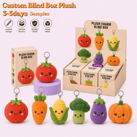 Porte-clés en peluche personnalisés, boîte mystère OEM ODM, mignons porte-clés en peluche en forme de légumes, 6 styles : tomate, carotte, maïs, brocoli, aubergine, vente en gros