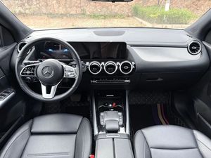 Voitures d'occasion <span class=keywords><strong>SUV</strong></span> <span class=keywords><strong>Mercedes</strong></span>-Benz <span class=keywords><strong>GLA</strong></span> 1.3T Conduite à gauche Sièges chauffants rééquipés Sans accident <span class=keywords><strong>Prix</strong></span> bas à vendre - Product Image 4