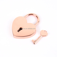 Cadenas en métal doré en forme de cœur 45*59mm avec clé - Vente chaude
