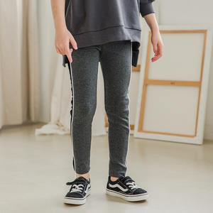 Ensemble de survêtement d'hiver deux pièces avec leggings de sport, cintres à pantalons en gros pour enfants, nouveaux produits sur le marché chinois - Product Image 2