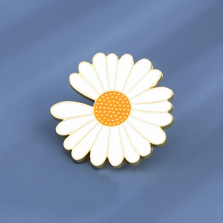 Fabrikant Gepersonaliseerde Aangepaste Bloemen Daisy Chrysant Cherry Blossom Emaille Revers Pin Custom Witte Bloem Emaille Pins