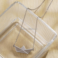 Collier Pendentif Bateau en Papier Origami Nautique, Chaîne en Acier Inoxydable, Bijou Marin Étanche, Breloque Géométrique Navire Voilier