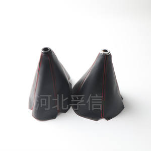 Housse de levier de vitesse universelle pour voiture, en cuir noir avec surpiqûres rouges, pour remplacement et réparation - Product Image 1