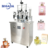 Machine de remplissage sous vide à 4 têtes pour petites bouteilles, liquides, eau, jus, parfum, huile, pression négative