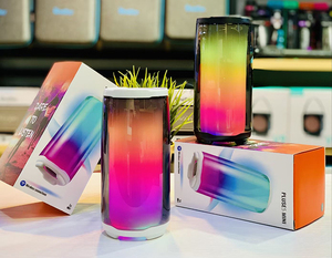 Tragbare <span class=keywords><strong>Sound</strong></span> box Lautsprecher <span class=keywords><strong>USB</strong></span> Dance Indoor Outdoor Audio Musik RGB Lichter Puls 5 Mini Lautsprecher Deep Bass <span class=keywords><strong>Stereo</strong></span> Lautsprecher - Product Image 2