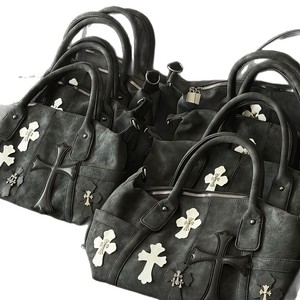 <span class=keywords><strong>Bolso</strong></span> de Viaje Cruzado <span class=keywords><strong>Mediano</strong></span> Unisex de PU con Cierre de Cremallera y Decoración Cruzada, Diseño Corazón de Cuervo, a la Moda - Product Image 5