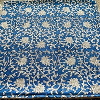 Housse de coussin imprimée 100 % coton motif floral bleu et blanc, style artistique, pour canapé et salon, vente en gros