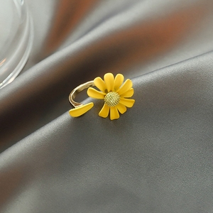 Di modo Caldo Femminile Dei Monili Del Polsino del Metallo Regolabile Fiore Verde Bianco Daisy Donne Anelli Fasce o Anelli di Fidanzamento Da Sposa Alla Moda - Product Image 1