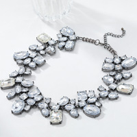 Vente en gros collier de mariée de style mignon avec diamant en cristal brillant irrégulier extravagant pour les anniversaires des femmes chaîne à maillons
