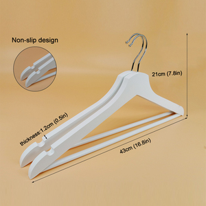 Muestra Gratis: Percha de Madera Blanca Antideslizante de 43 cm con Gancho de Níquel, Percha Ecológica para Ropa - Product Image 5