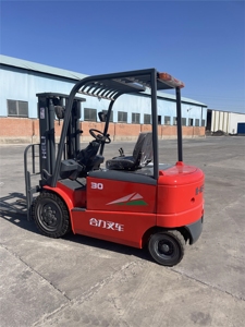 Montacargas Eléctrico HELI de Alta Potencia, 2-3 Toneladas, para Almacenes y Granjas, con Motor y Caja de Cambios, Multifuncional - Product Image 6