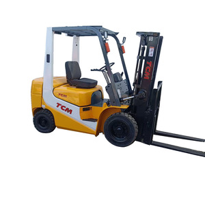 รถยก TCM FD30 ใช้เชื้อเพลิง LPG ขนาด 3 ตัน เครื่องยนต์ Isuzu ระบบไฮดรอลิก พร้อมชุดเปลี่ยนทิศทางล้อแบบ Side Shifter ยางตัน ผลิตในญี่ปุ่น - Product Image 1