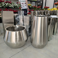 Grands pots de fleurs en acier inoxydable pour décoration intérieure de luxe moderne Vases d'extérieur en métal argenté pour l'entrée du jardin