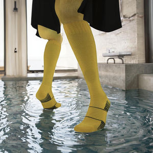 Calcetines Casuales de Hombre de Alta Calidad, Personalizados, de Spandex y Poliéster, Color Puro, Secado Rápido, Transpirables, Hechos para Uso Diario - Product Image 3