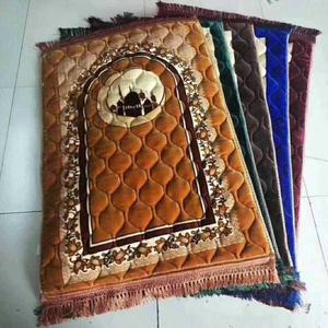 <span class=keywords><strong>Tappeto</strong></span> <span class=keywords><strong>marocchino</strong></span> islamico Super morbido <span class=keywords><strong>tappeto</strong></span> da preghiera spesso stampato portatile resistente imbottitura in poliestere tappetino da preghiera musulmano - Product Image 3