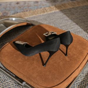 Chaussures à talons hauts sexy pour femme, en cuir verni noir et nude, à bout ouvert et talon aiguille, style estival à enfiler - Product Image 4