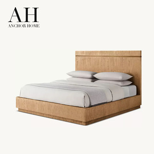 Lit en chêne naturel minimaliste sophistiqué avec tête de lit incrustée de rayures dorées et base en plinthe massif pour chambre à coucher, personnalisable OEM - Product Image 1