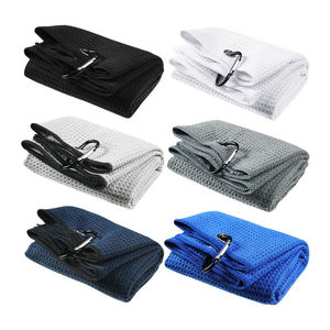 Serviette de nettoyage de balles de golf en microfibre à motif imprimé, prix d'usine, avec logo personnalisé et clips - Product Image 2