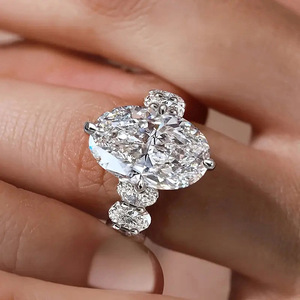 Anello con design geometrico ovale Anello da dito in stile elegante per donna - Product Image 2