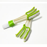 Brosse de nettoyage pour grille d'aération de voiture, manchon en microfibre, brosse à poils doux pour le nettoyage des fentes et l'élimination de la poussière des sorties d'air de voiture