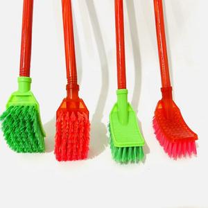 Brosse de toilette à tête carrée 1028 avec manche en bois, brosse ménagère, brosse de nettoyage pour toilettes à poils durs, vente en gros - Product Image 2