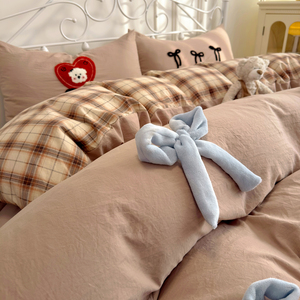 Set di Biancheria da Letto in Poliestere con Ricamo 3D, Copriletto, Lenzuolo e Federe, Vendita all'Ingrosso per l'Esportazione - Product Image 3