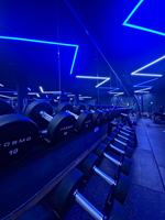 Luminaires linéaires LED commerciaux connectables W50xH75mm 20W~80W, utilisables pour les bureaux et les salles de sport