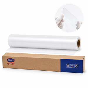 Rouleau <span class=keywords><strong>de</strong></span> film <span class=keywords><strong>de</strong></span> plastification à froid ultra transparent 30 microns, écologique, personnalisable OEM, vente en gros en vrac pour l'impression <span class=keywords><strong>de</strong></span> photos, d'affiches et la fabrication <span class=keywords><strong>de</strong></span> signalétique - Product Image 1