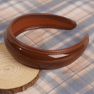 Diademas de Cuero PU de Lujo para Mujer, Color Sólido, Anchas y Brillantes, con Diseño Antideslizante - Product Image 5