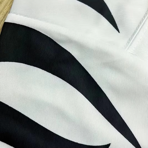 เสื้อฟุตบอลอเมริกันแบบใหม่ ระบายอากาศได้ดี แห้งเร็ว ไซส์ใหญ่ แขนสั้น สกรีนชื่อทีมได้ตามต้องการ ชุดทีมปี 2026 สำหรับทุกเพศ คุณภาพสูง - Product Image 4