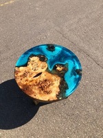 Échantillon gratuit de meubles de maison en bois noyer rond bleu résine époxy rivière océan bureau salon table d'appoint