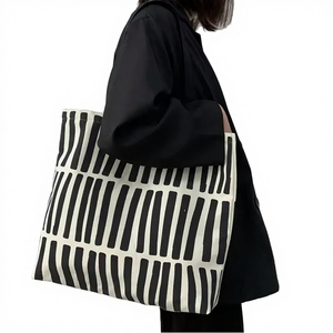 Bolso para portátil de lona impermeable con correa grande para un viaje cómodo y de calidad razonable - Product Image 4